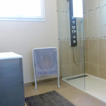 Apartment Charming T4 With Garden Near The Sea *