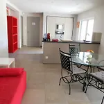 Apartamento Charming T4 With Garden Near The Sea
